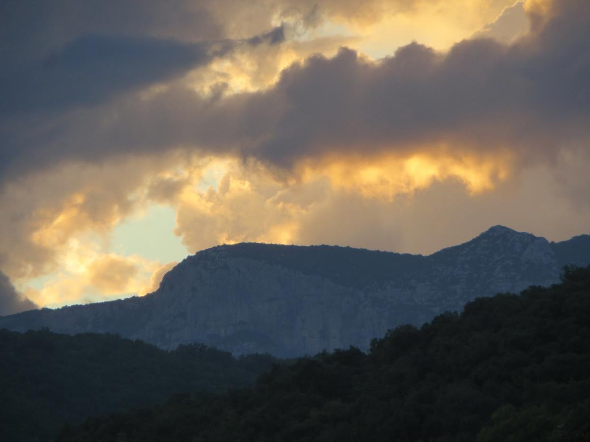 Les Hauts D'Issensac Causse-de-la-Selle Exterior foto